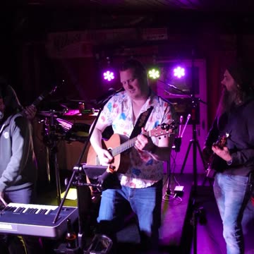 Karen's Hit List band sing's Matchbox Twenty song 3AM