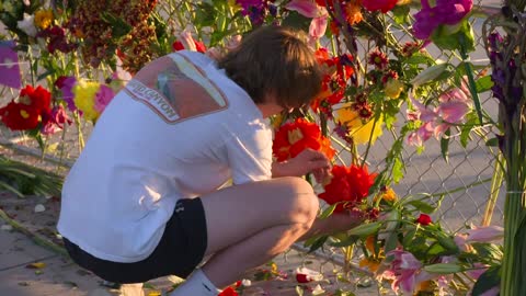 FL: Memorial wall erected to honor victims of Hurricane Ian