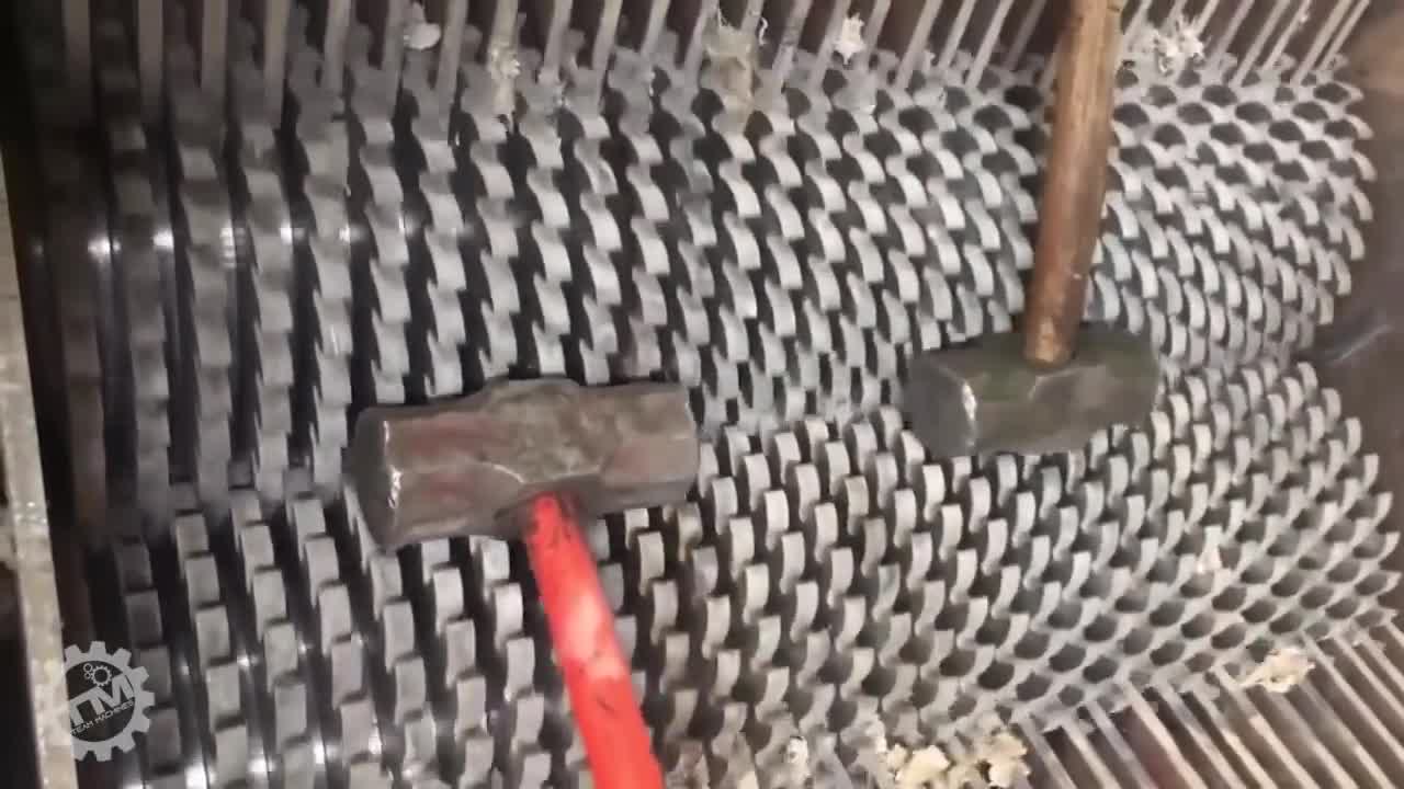 The Monster Crusher Crushes All Scrap for Recycling!Powerful Shredder Machine!