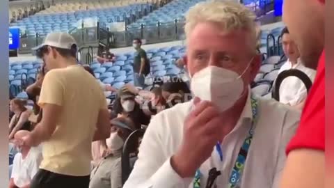 Η ΤΕΝΝΙS AUSTRALIA ΖΗΤΑ ΝΑ ΑΦΑΙΡΕΘΟΥΝ ΤΑ ΠΛΑΚΑΤ ΠΟΥ ΥΠΟΣΤΗΡΙΖΟΥΝ ΤΖΟΚΟΒΙΤΣ