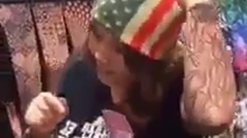 This Girl Show How To Use Buff