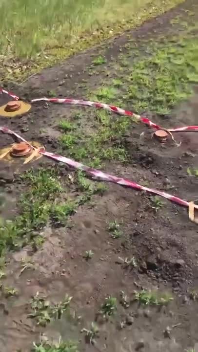 The Russian Nazis abandoned the mined roads. It is a mine barrier near Kharkov. Be careful