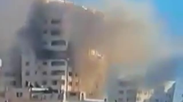 Israeli missiles strike the Mushtaha building