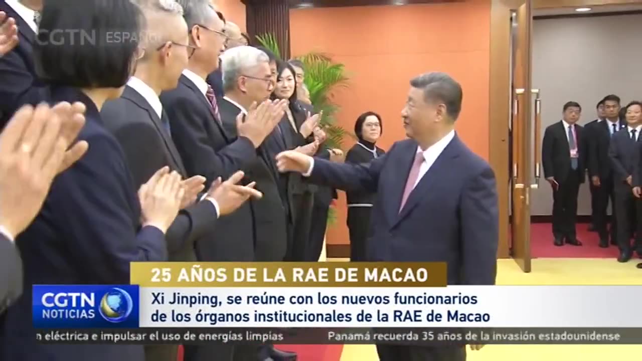 Xi Jinping se reúne con los nuevos funcionarios de los órganos institucionales de la RAE de Macao