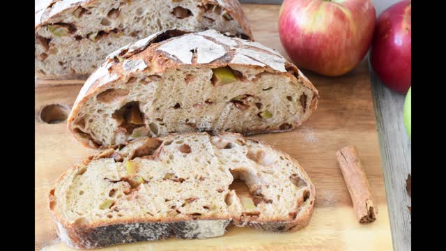 Apple Pie Sourdough Bread