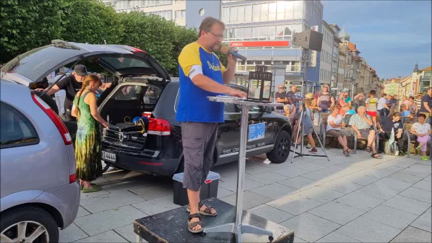 Bürgermikrofon MICHAELA, Rede VEIT - 76. MAHNWACHE - BAUTZEN, Kornmarkt, 18 07 2022