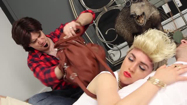 Miley Cyrus, We Can't Stop (Key Of Awesome Parody)