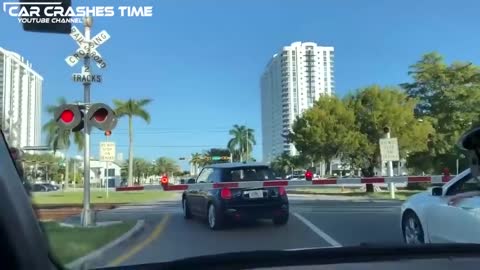 Dang..that red car sure had a lot in their trunk..lol