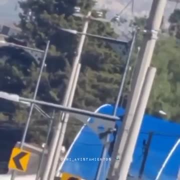 see this ufo q appears near a road