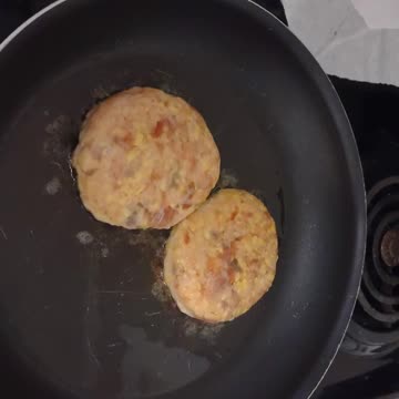 Bacon Cheddar Salmon Burgers 😍