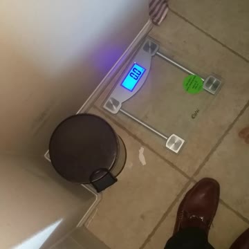 Dad Pranks Son With Bathroom Scale To Think He Weighs A Lot