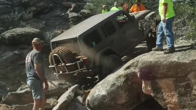 2020 392 Wrangler in a chute at Palo Duro Canyon - 6.4 Hemi getting it - Trail Cartel