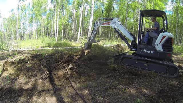 Bobcat excavator arrives on the homestead