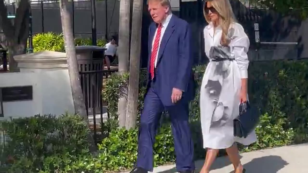 Trump on Navarro being sent to prison: “It’s a disgrace to our nation what they did to him.”