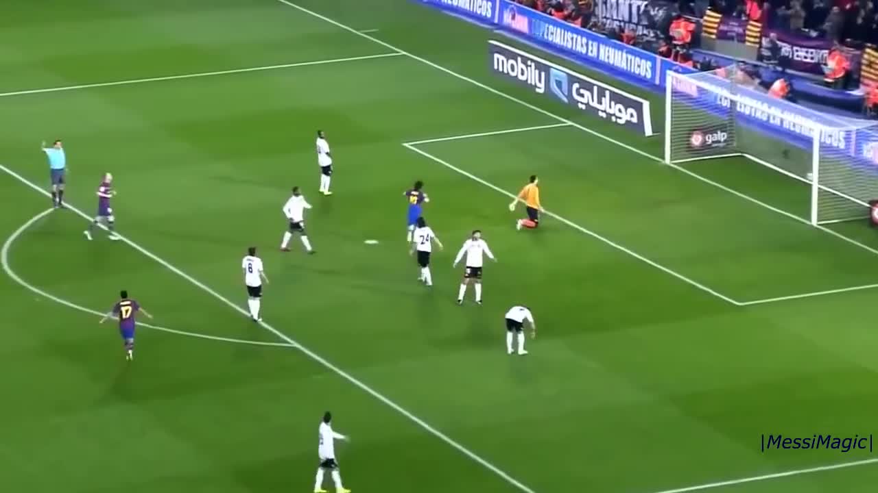 Lionel Messi ● The 10 Most INSANE First Touches Ever