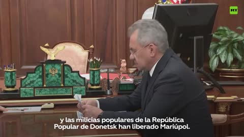 Mariupol è stata presa sotto il controllo dell'esercito russo, riferisce il ministro della Difesa che ha incontrato Vladimir Putin giovedì per informarlo della liberazione della città di Mariupol.