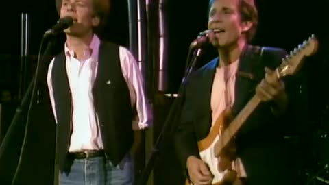 Simon Garfunkel Slip Slidin Away from The Concert in Central Park