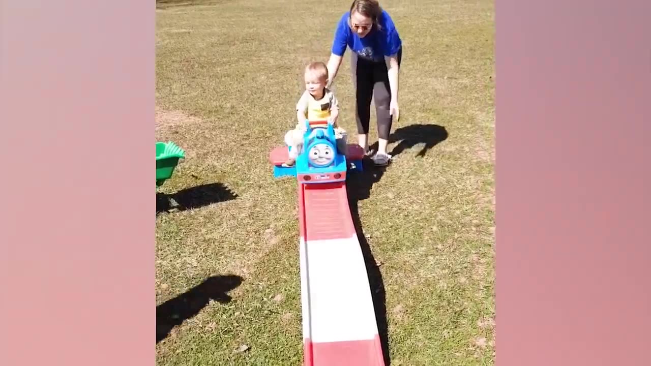 Funny Babies Playing Slide Fails - Cute Baby Videos