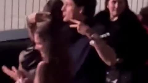 Trudeau dances to Taylor Swift