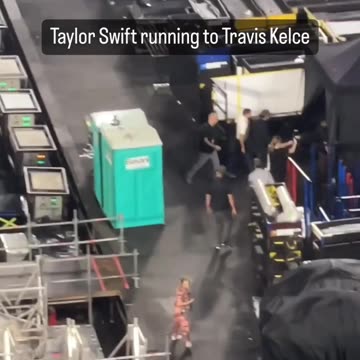 Taylor Swift changes her lyrics for Travis Kelce
