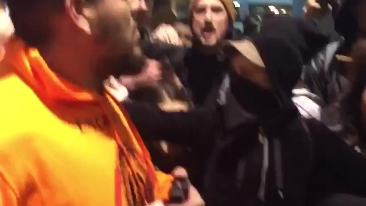 Jan 29 2017 Portland 1.2 Trump Supporters Attacked by far left (One is a known Antifa leader)