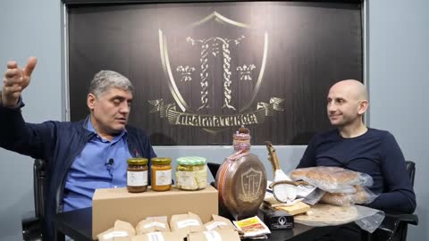 O prezimenima (Miroljub Petrović)