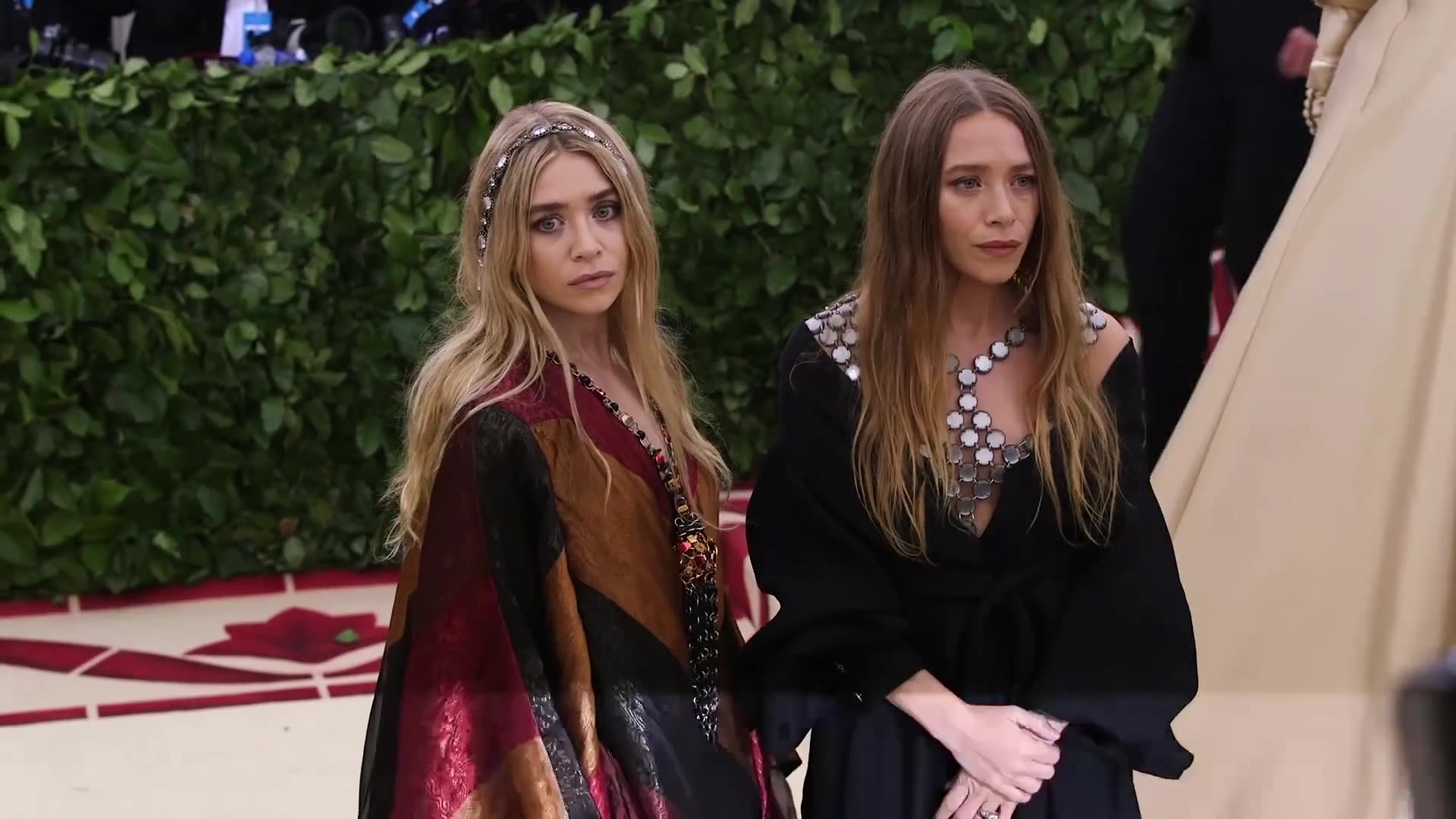 Mary-Kate and Ashley Olsen gave heartfelt speech to make amends with 'Full House' cast after Bob Saget's death