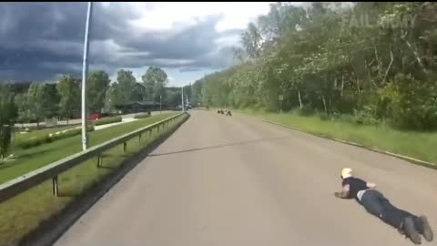 Running so fast must be wrestling.