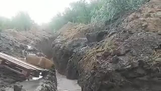 Zákopy ukrajinské armády připomínají scény z první světové války