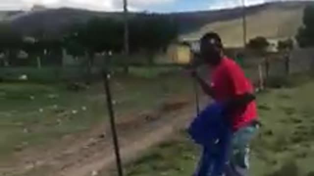 😂Hilarious Xhosa Stick Fight In Eastern Cape😂