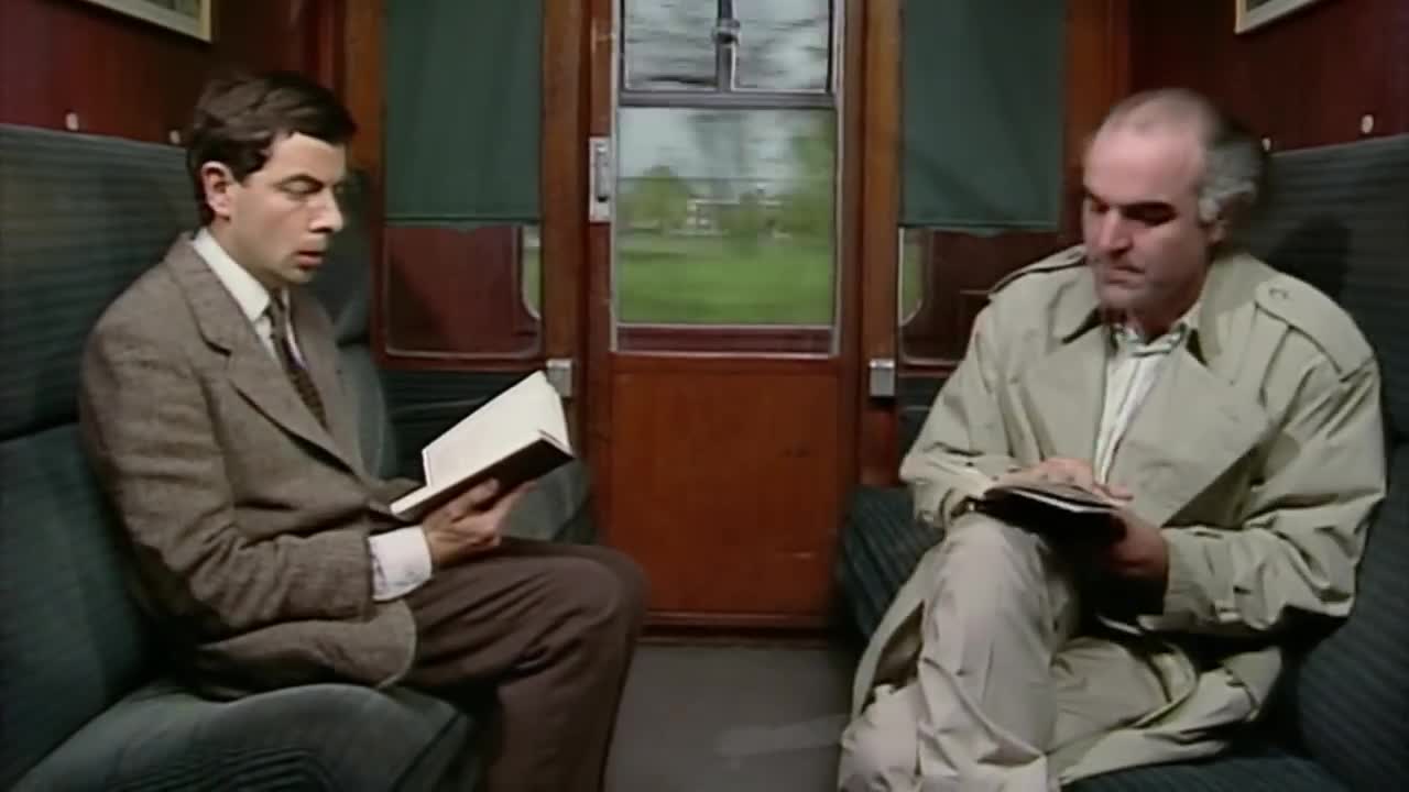 Funny Clips | Safe Flight Mr Bean!