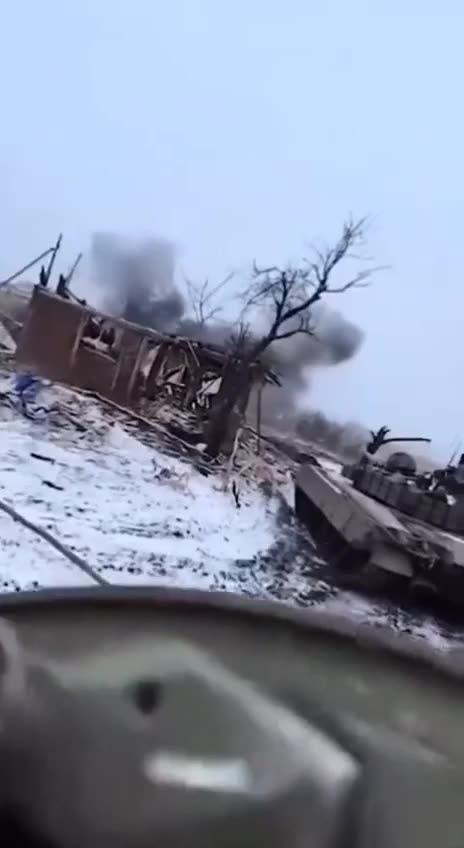 Column of Ukrainian Tanks On the Move, Firing into Russian Positions