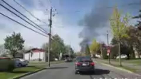 Voiture en flammes à Sainte-Catherine (Vidéo- Le Reflet - Erick Rivest)