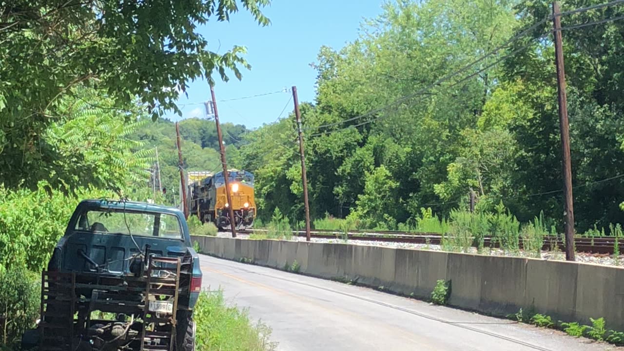 CSX￼￼ eastbound Knoxville, Maryland