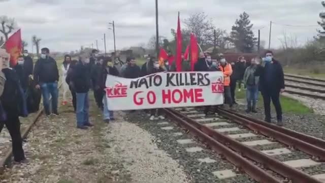 Greece: Protesters block NATO armaments bound for Ukraine