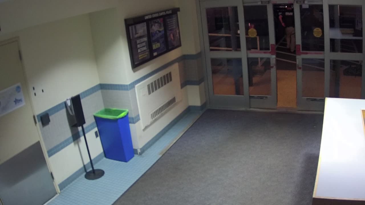 1662HQOB01WestDoor_2021-01-06_22h39min09s807ms.mp4