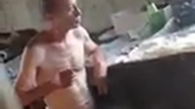 رجل مضحك جدا شاهد بنفسك