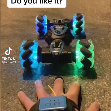 Car run by the hand movements