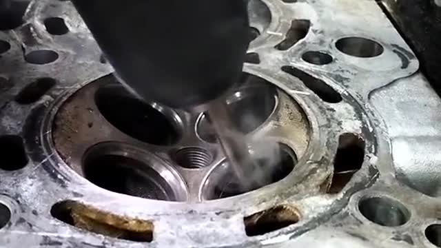 Engine for automobile cylinder maintenance