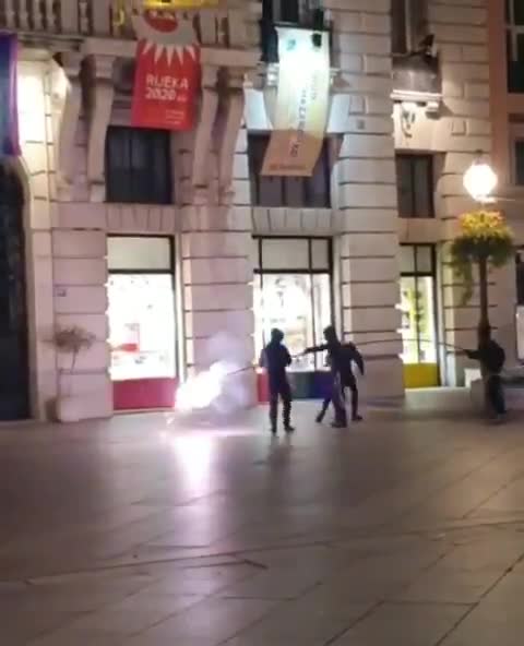 RIJEKA ULTRAS REMOVE PRIDE FLAG FROM TOWN HALL! 🇭🇷 👊🏻