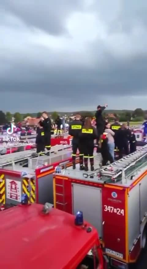 Netherlands Firefighters Join the Farmers in Solidarity to Fight the Climate Decrees