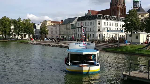 Ludwig-Bölkow-Haus, Schwerin 🇩🇪 (2019-09) {aerial}