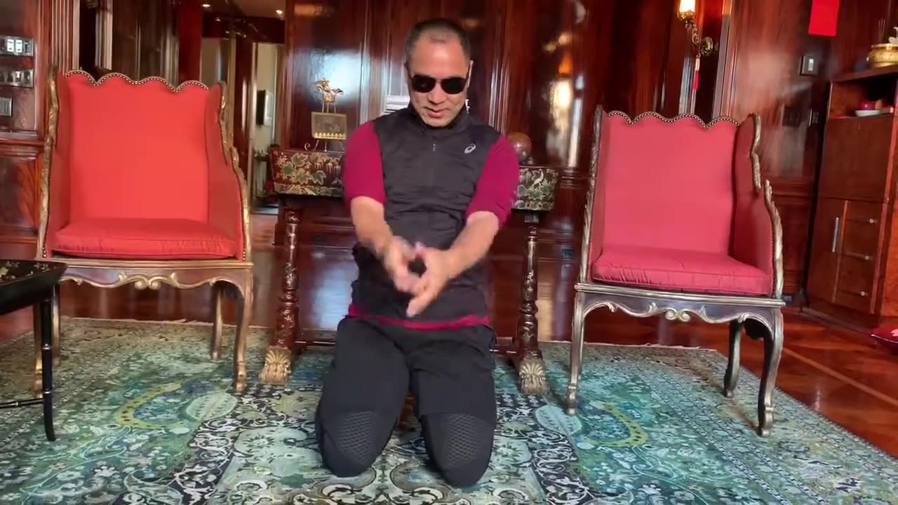 20190228文贵先生视频¹：应战友的要求做一组 俯卧撑视频！文贵这都是硬撑着装出来的！ 如果大家觉得还行啊，择机再做三组给大家．再撑三下，把郭3秒变成郭三组！