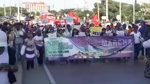 Con marcha, rechazan violencia a las mujeres