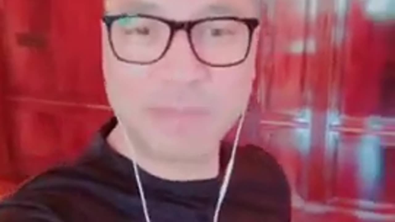20181023 昨晚澳门的一个朋友突然出现在我家 吓死我了