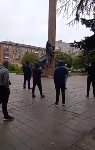 Bourání pomníků z druhé světové války v Žitomýrské oblasti