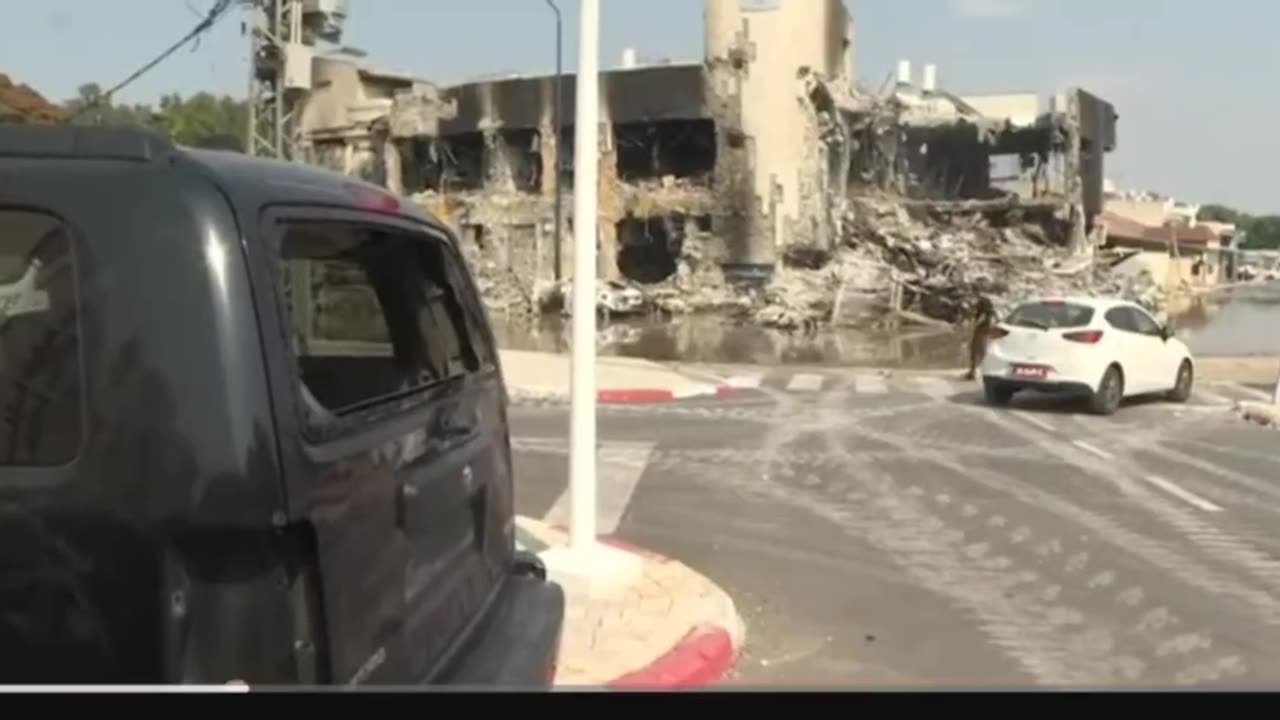 700 Israeli Dead