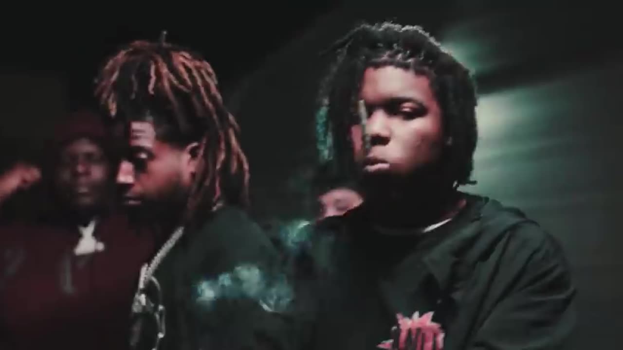 NLE_Choppa_-_AUNTIE_LIVING_ROOM__Official_Music_Video_(480p)