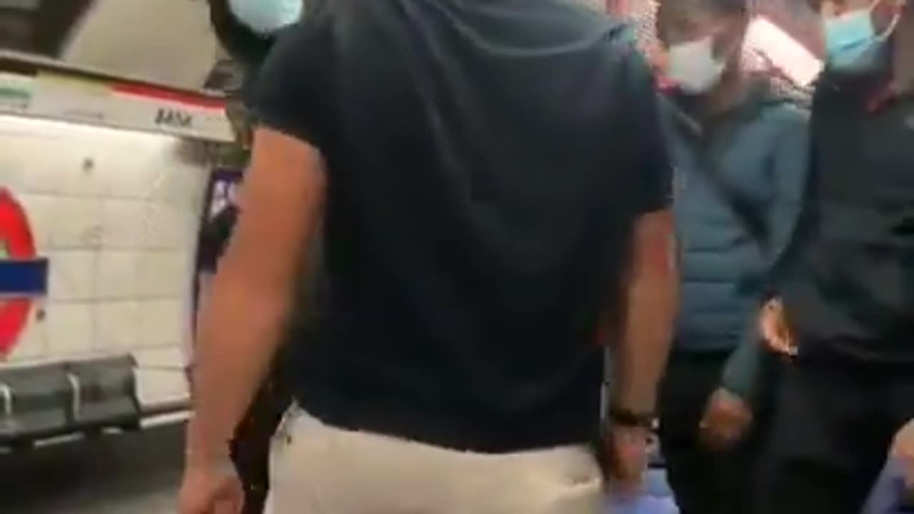 Extremely racist atack done by a black muslim towards a white person in the London