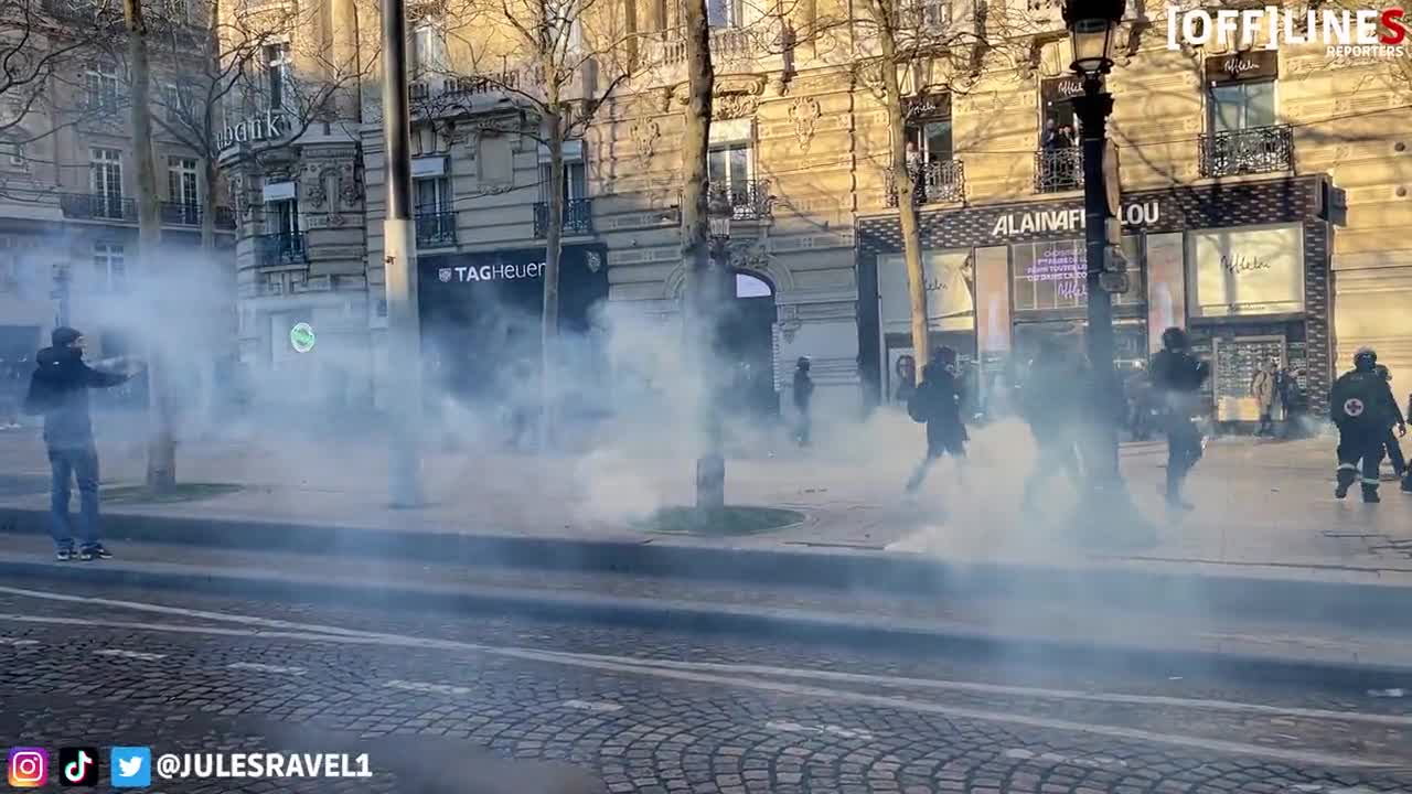 Paris police continue to deploy tear gas while families and children are present